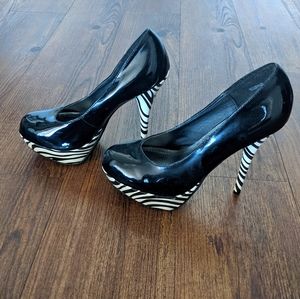 NWOT Zebra Latex platform high heels